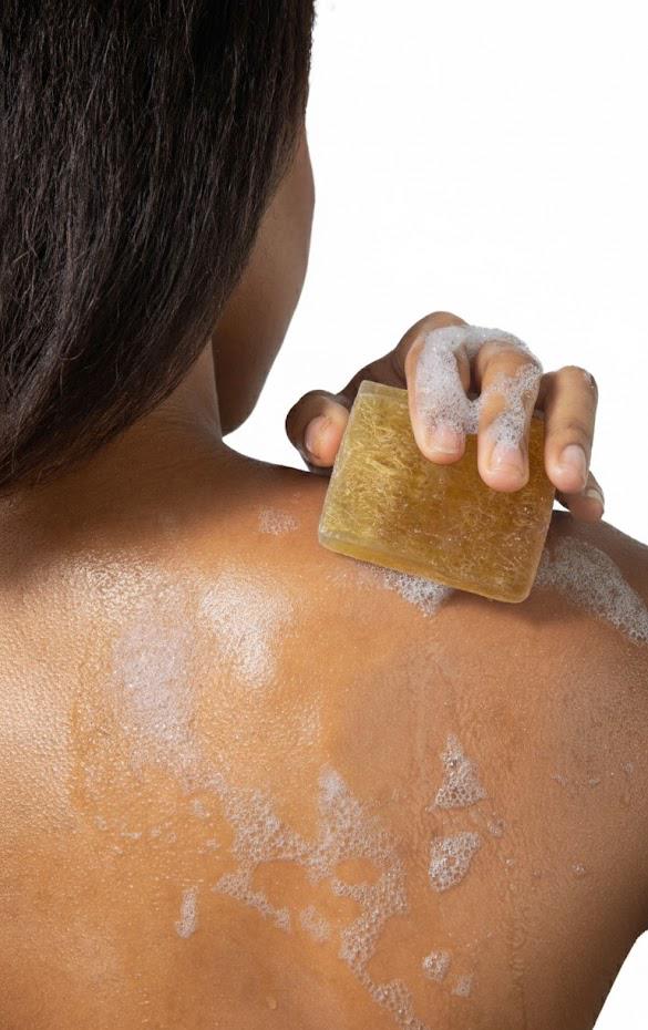 Glow Loofah Soap – Cleanse, Exfoliate & Glow Naturally
